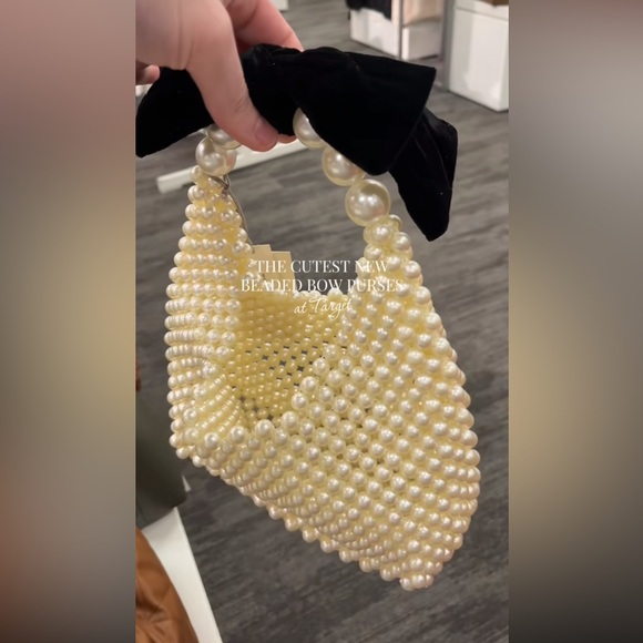 Beaded Bow Pearl Shoulder Bag - Picture 3 of 3